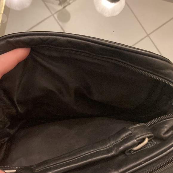 Black Cross body bag - Picture 4 of 8